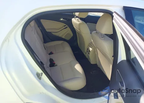 2019 Mercedes-Benz Gla z USA, uszkodzony, nr VIN WDCTG4EB6KU016414